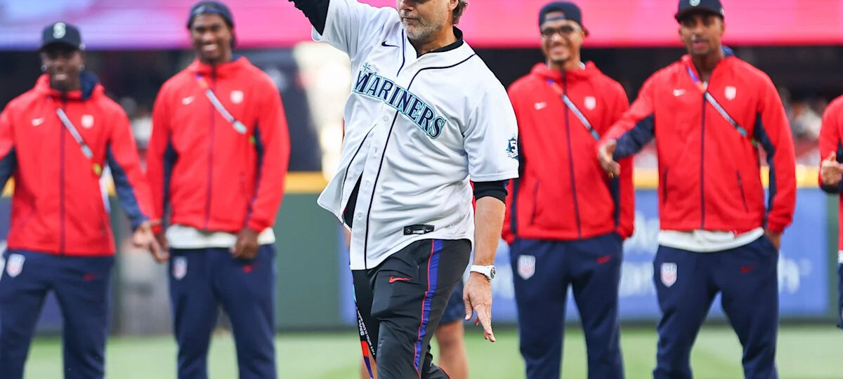 Mauricio Pochettino Throws Out First Pitch at Seattle Mariners Game