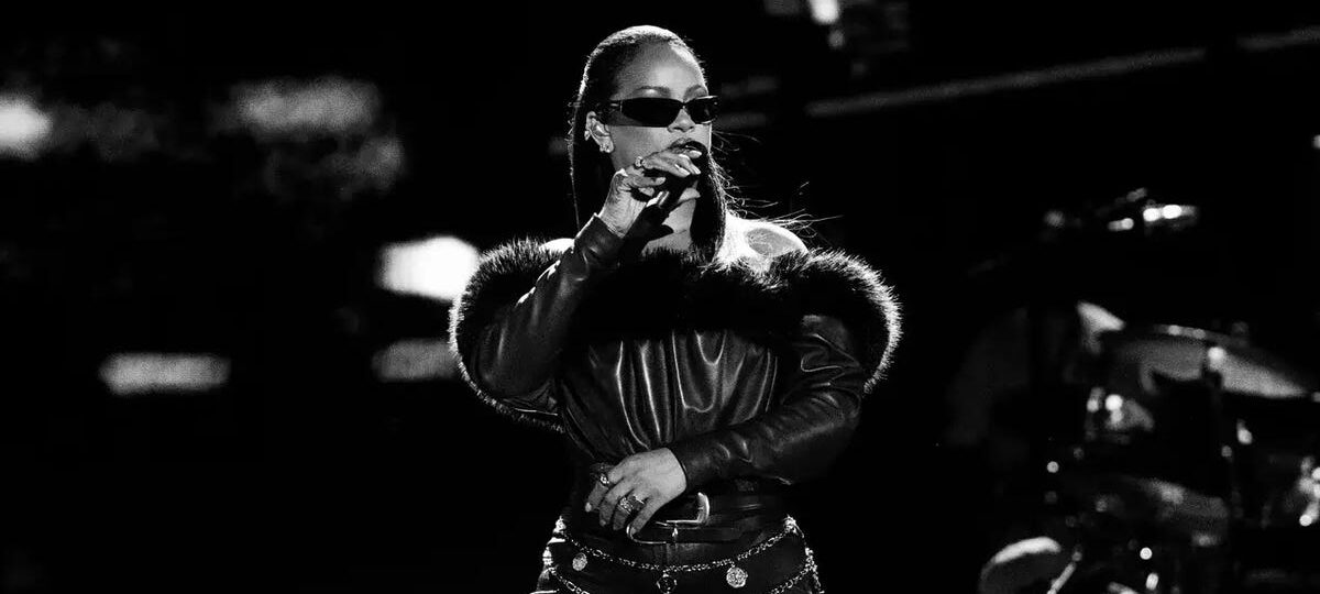 Jay-Z's final Yankee Stadium show was a trip down memory lane. See the surprise celebrity guests he brought onstage.