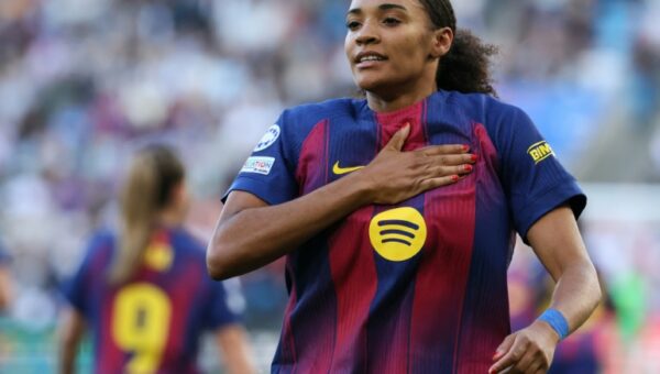 Spain striker Paralluelo joins Lyon from Barcelona