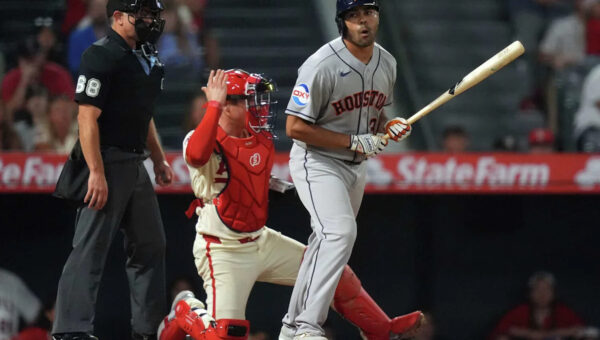 Houston Astros' four-run ninth inning stuns Los Angeles Angels to take series opener