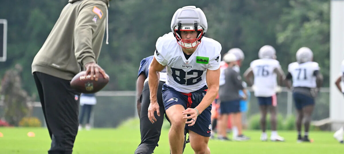 Patriots coach Mike Vrabel shares early thoughts on rookie Eli Raridon