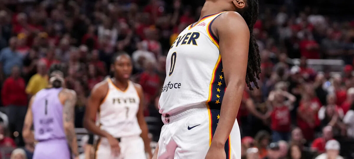 How many points did Kelsey Mitchell score tonight in Fever vs Storm?