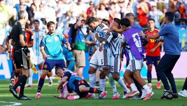 World Cup final: Argentina’s Leandro Paredes grabs Eric García by the throat in postgame scuffle as tensions boil over after Spain’s win