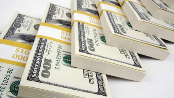 Dollar Climbs On Renewed Middle East Attacks