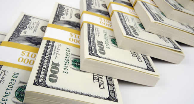 Dollar Climbs On Renewed Middle East Attacks
