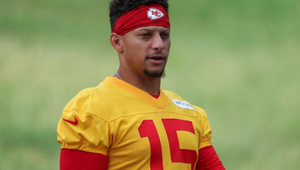 ‘It’s over’ – NFL fans can’t contain their concerns for Patrick Mahomes in Chiefs training footage