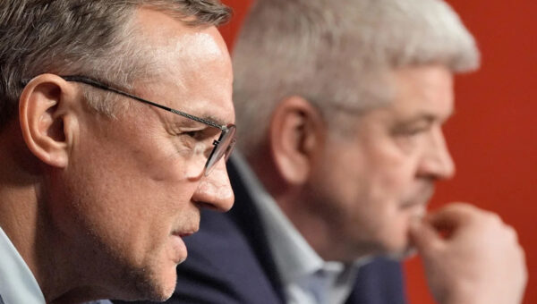 What happens to Detroit Red Wings coach Todd McLellan with new GM?