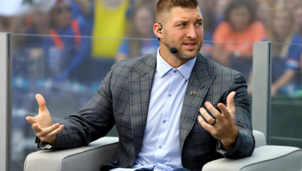 Florida legend Tim Tebow agrees to multiyear extension with ESPN