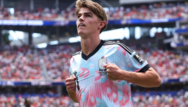 Bayern Munich News: PSG, FC Bayern linked to Atalanta’s Charles De Ketelaere; Two Bayern titans reunited; and MORE!