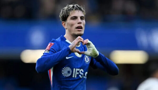 Roma hold talks with Chelsea for Garnacho-Moreira deal