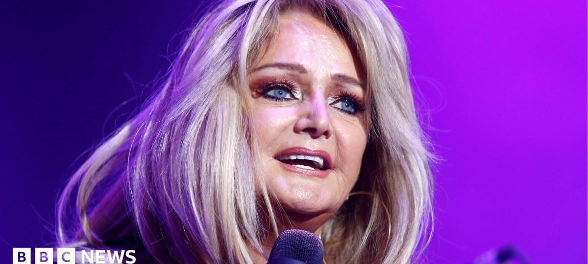 'Heartbroken' Catherine Zeta-Jones leads tributes to singer Bonnie Tyler