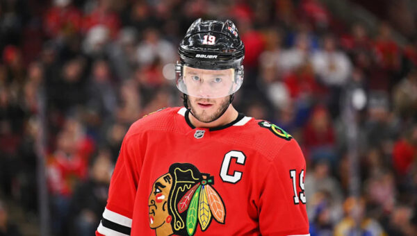 Blackhawks GM offers ex-captain Jonathan Toews an open invitation for another stint