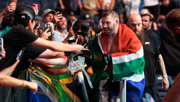 Dricus Du Plessis dominates Kamaru Usman at ‘absolutely electric’ UFC Fight Night 281