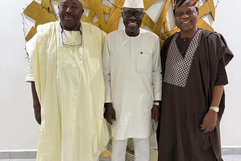 2027: Oyo ex-Deputy governor, Arapaja dumps Makinde, meets APC chieftains