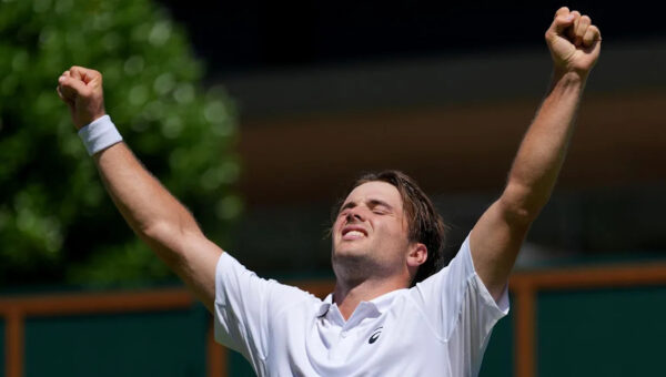 Short in stature but not confidence - can Fery continue SW19 run?