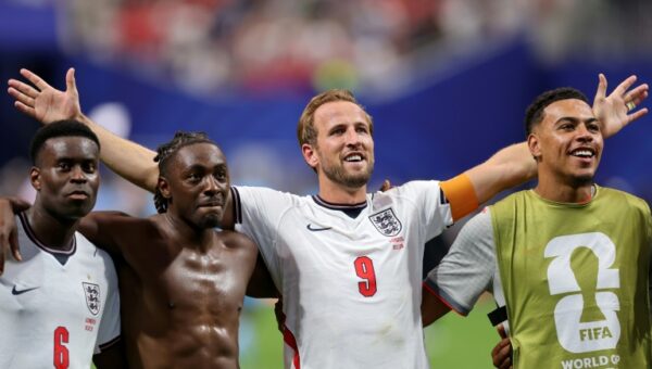 Spain power into last 16 at World Cup, Portugal face Croatia