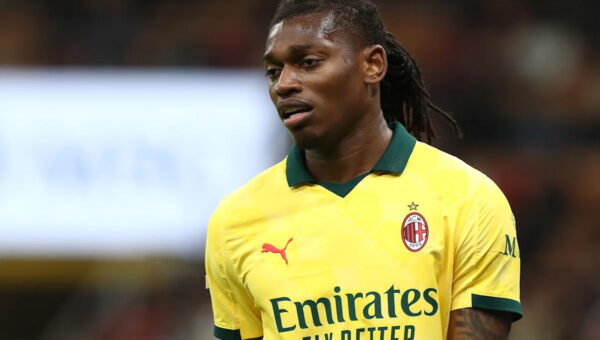 Report – Milan Superstar Trains in Brazil Amid Uncertain Future