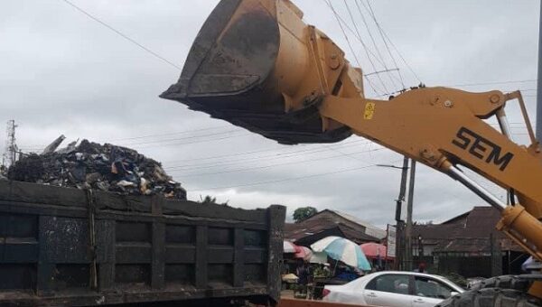 A’Ibom Intensifies Flood Control Measures, Inspects Desilting Projects Across Uyo