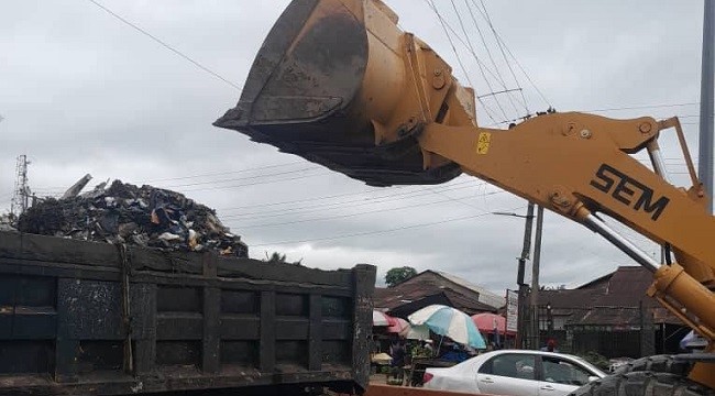 A’Ibom Intensifies Flood Control Measures, Inspects Desilting Projects Across Uyo