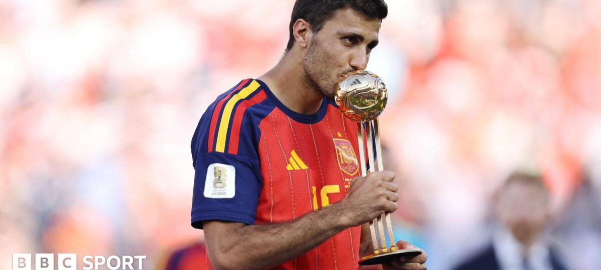 How do Manchester City manage the Rodri dilemma?