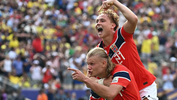 Norway celebrate their historic World Cup appearance with a party!