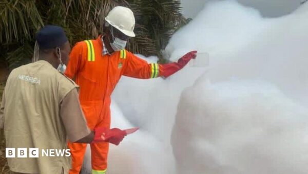 Mysterious white foam draws crowds on Nigerian highway