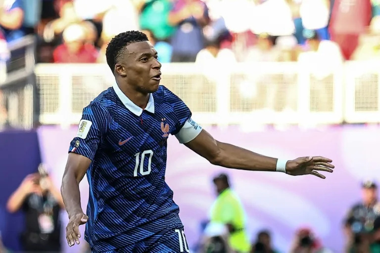 France beat Paraguay with Mbappe penalty to reach World Cup quarter-finals