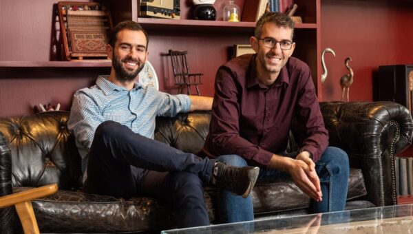 Founders who sold their startup to Cisco raise $34 million to kill IT tickets. Read their new AI startup’s pitch deck.