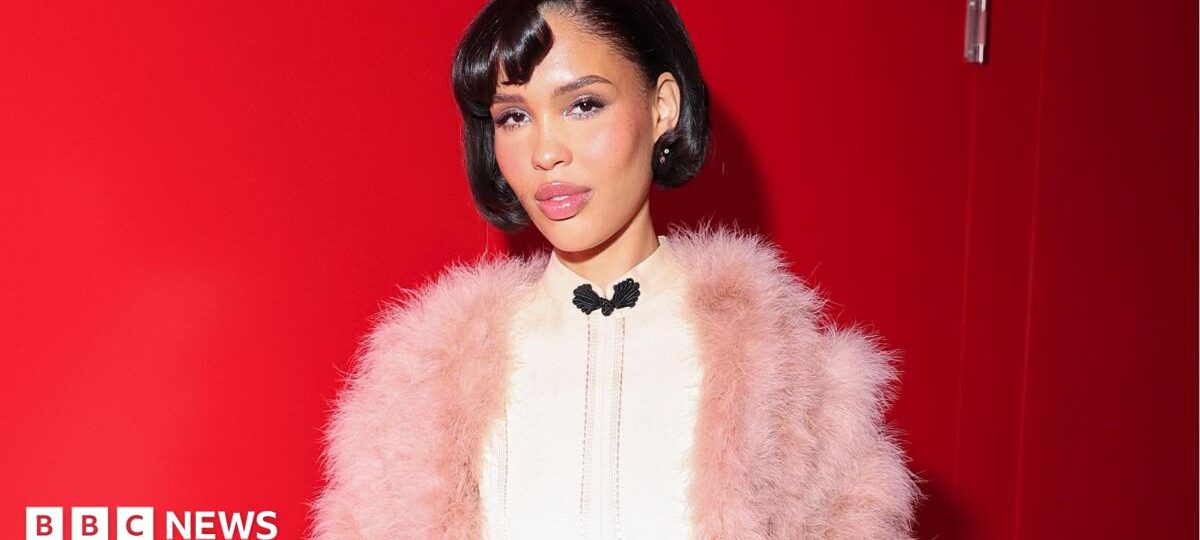 Support floods in for influencer Nara Smith after daughter's cancer diagnosis
