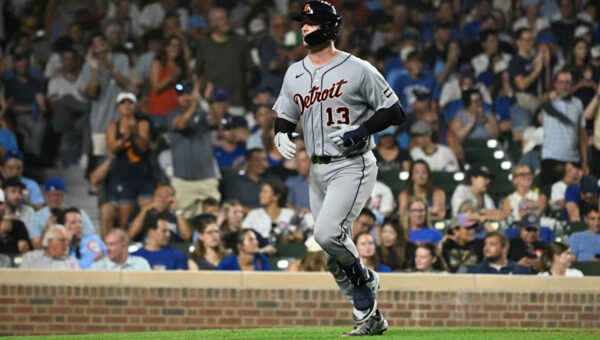 Detroit Tigers slug early, scamper in 10th inning to beat Chicago Cubs