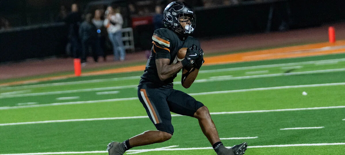 Vote for the top Arizona high school football defensive backs in 2026