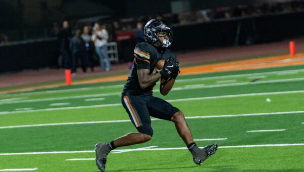 Vote for the top Arizona high school football defensive backs in 2026