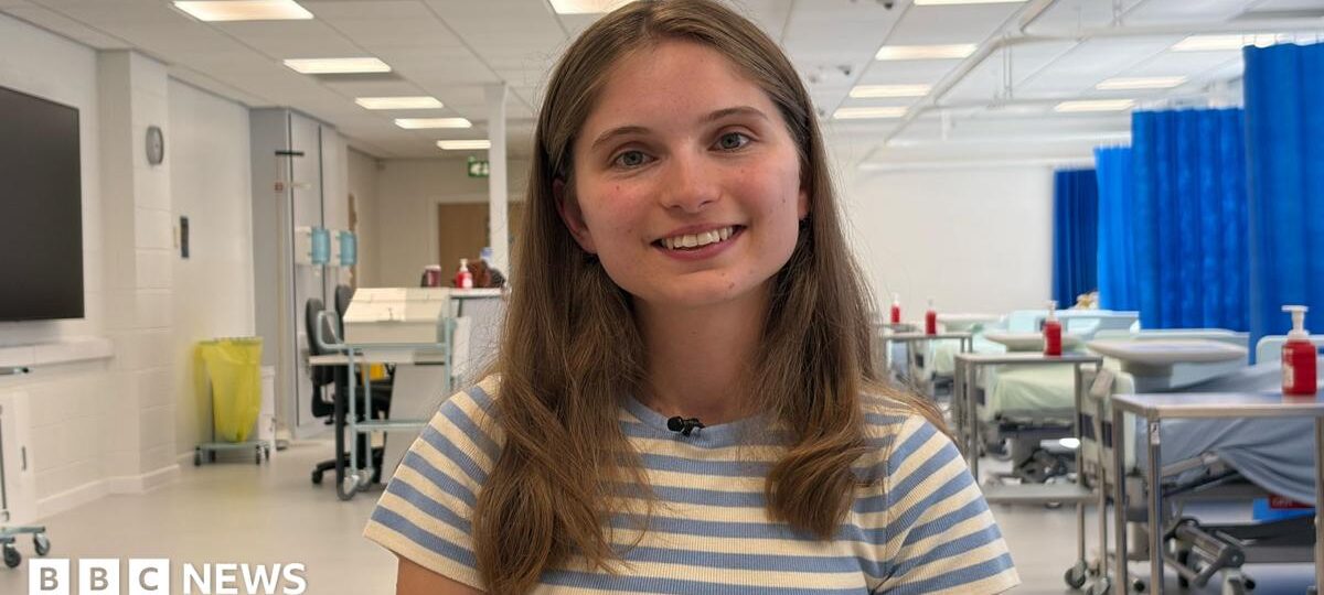 'I had stage four cancer at 14, now I'm a doctor'