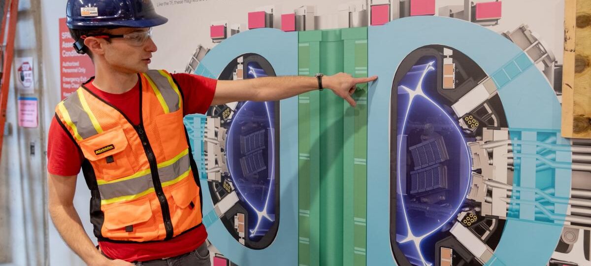 When will fusion power startup Commonwealth Fusion Systems go public?