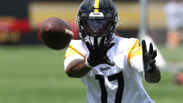 Steelers insider says rookie may not stay quiet for long