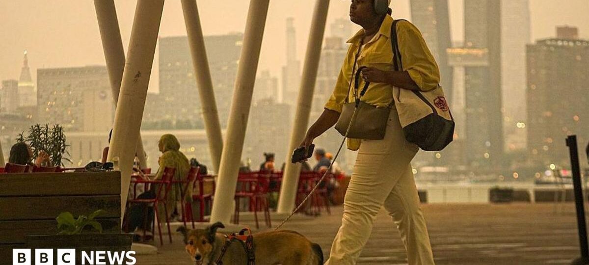 More than 800 Canadian wildfires burning as air quality alerts extend to US