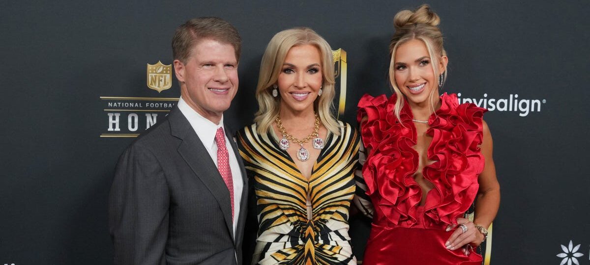 Meet the Hunt family, the billionaires behind the Kansas City Chiefs and one of America's richest dynasties