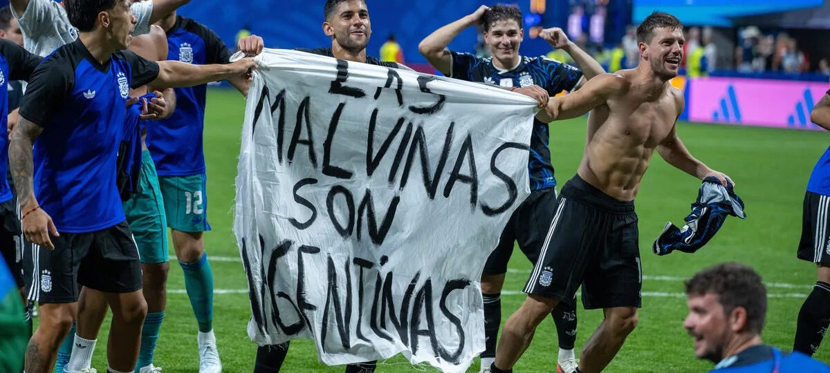 Argentina Fans Rally Behind Players Over Controversial World Cup Banner
