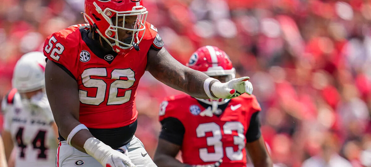 Former Georgia football player goes viral for surprise grocery gift