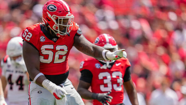 Former Georgia football player goes viral for surprise grocery gift