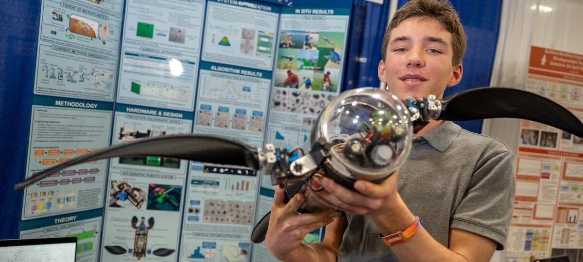 This 16-year-old built an autonomous AI-powered robot turtle that finds microplastics in water