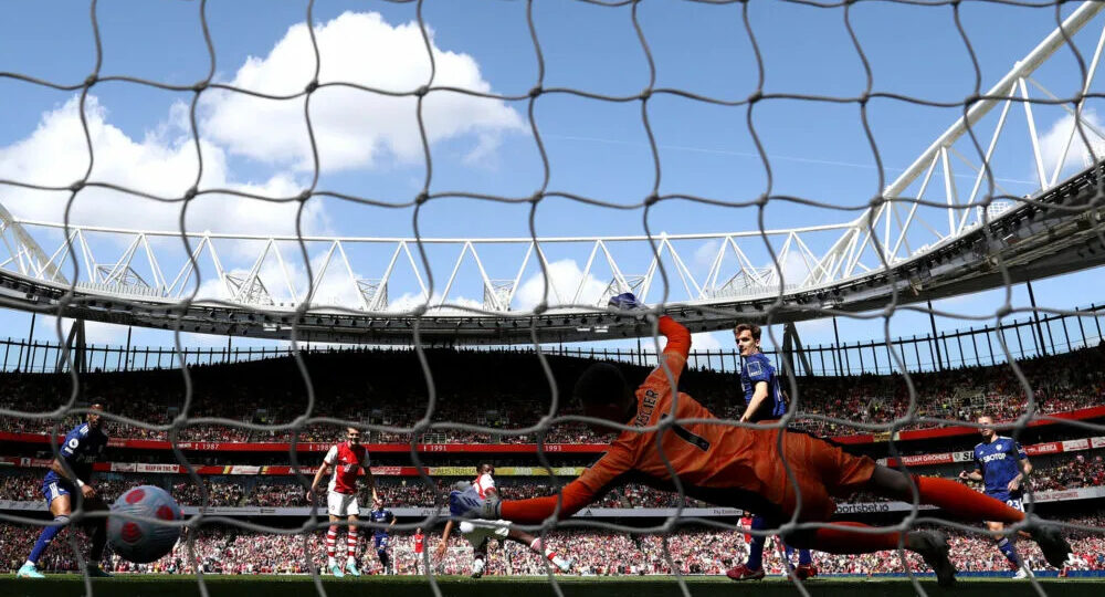 Meslier turns down 1st choice offer to sign for Arsenal