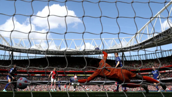 Meslier turns down 1st choice offer to sign for Arsenal