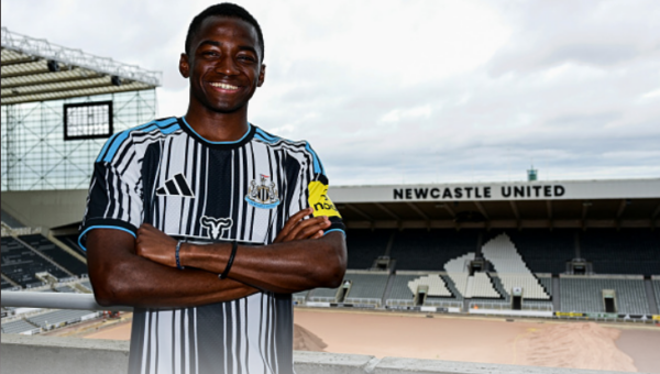 Newcastle signs Bazoumana Touré