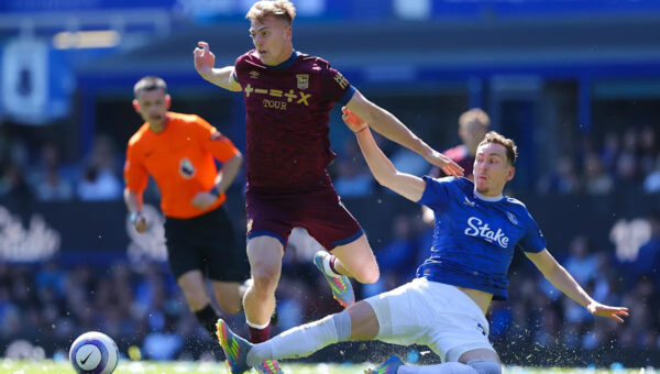 Monday’s Everton News: Hackney ready for season, Grealish returns