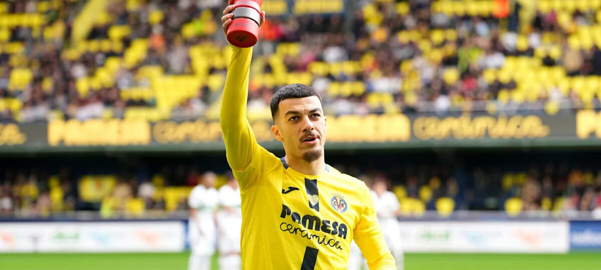Barcelona draw up three-man shortlist as Julian Alvarez transfer on the verge of collapse