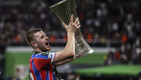 Premier League side slap €90m-plus price tag on Real Madrid midfield target – report