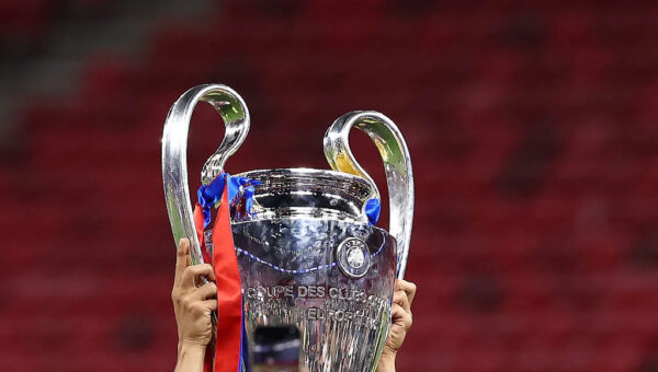 Play-offs, a club reaches the Champions League for the first time