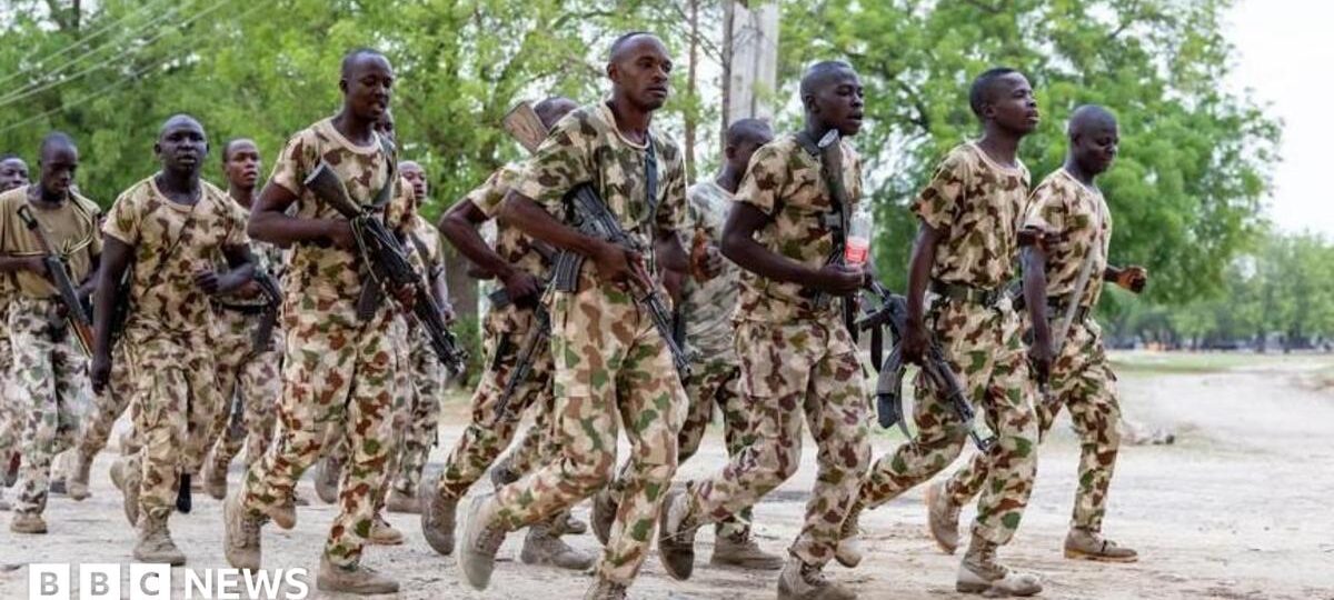 Nigeria's president orders a 80% salary increase for junior soldiers