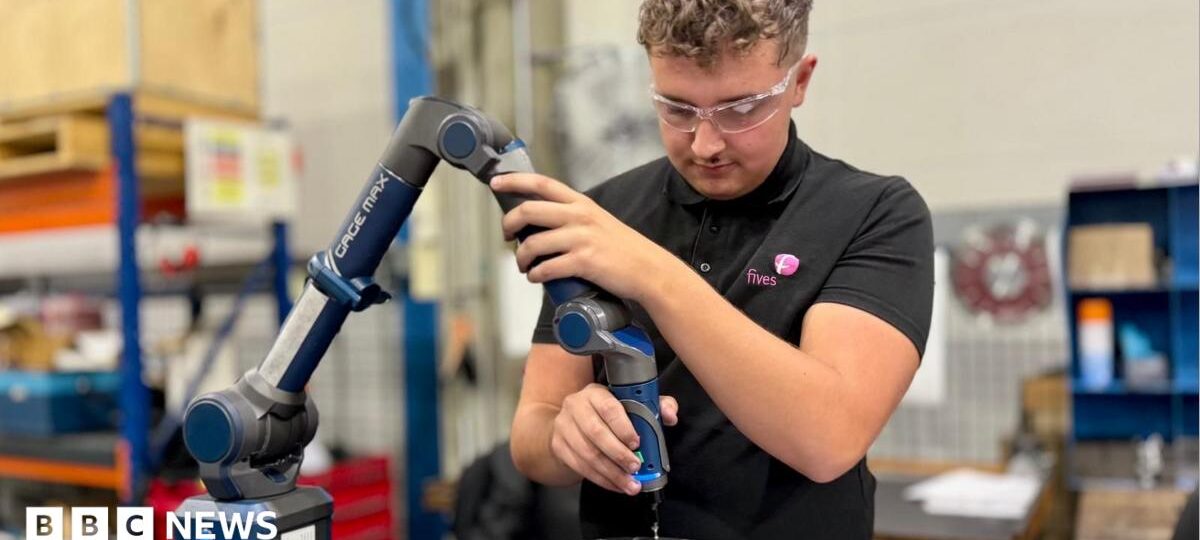 Demand for degree apprenticeships in England quadruples in three years